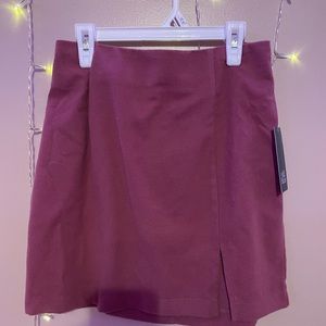Slit short skirt